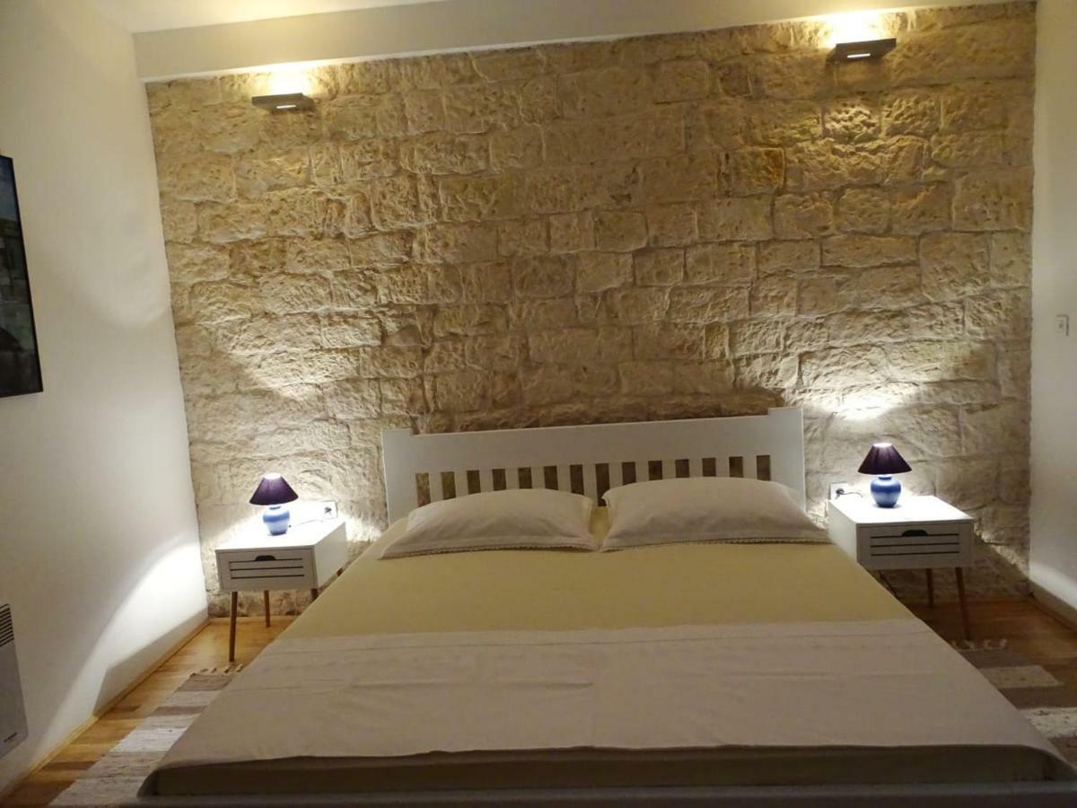 Apartment Naita Sinj Eksteriør bilde