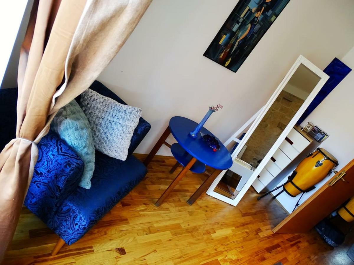 Apartment Naita Sinj Eksteriør bilde